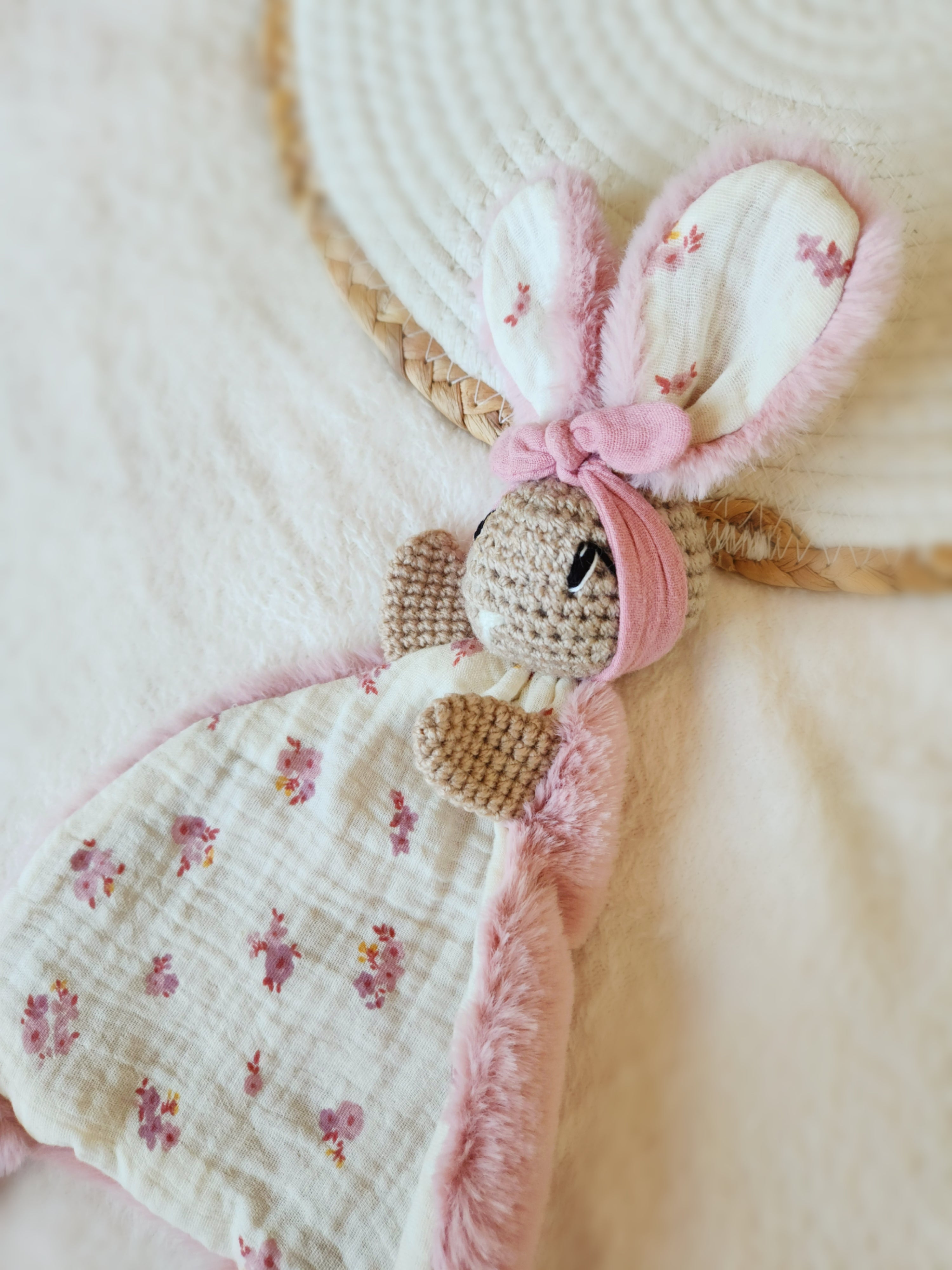 En STOCK Doudou Caresse Gabin le Lapin collection Lilou